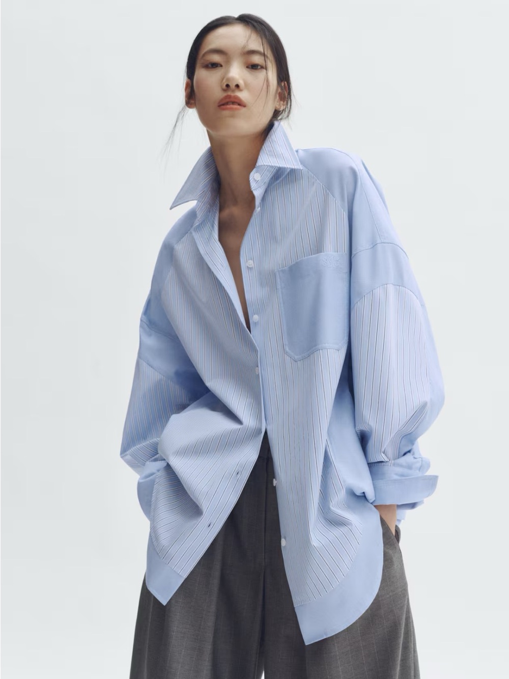 STELLA MCCARTNEY H&M
OVERSIZED PANELED POPLIN SHIRT Size XS Blue Striped